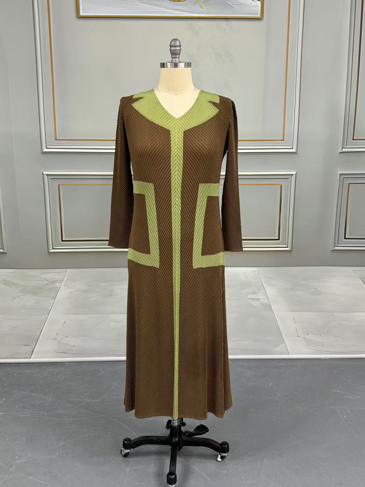 Women's Dresses Chic Full-Length Tunic with Ruched Design for Fashionable Outfits by Number 7108