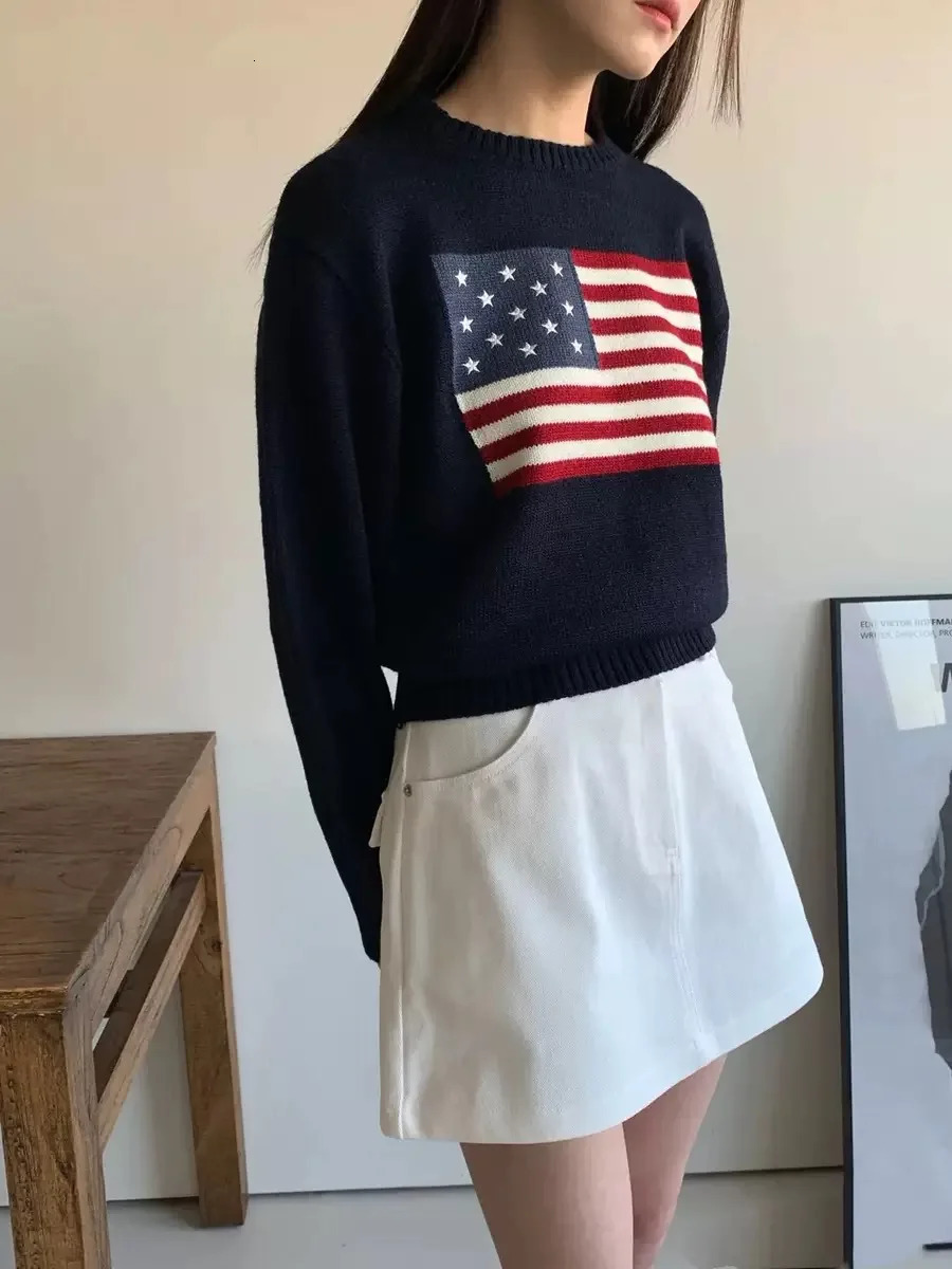 Autumn womens round neck national flag embroidery fashionable temperament commuting versatile pullover knitted sweater 250808