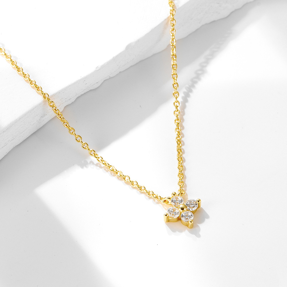 Sterling Sier 14K Gold Plated Dia-Encrusted Clover Flower Pendant Necklace for Women Simple Everyday Versatile Petite Collarbone Chain