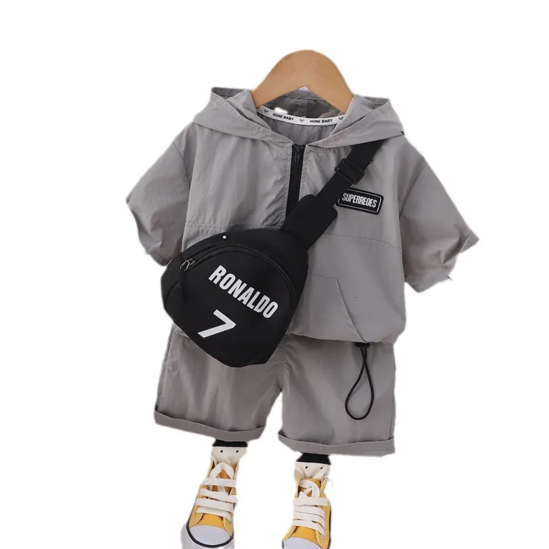 Baby Casual Sets Boys Half Zipper Hooded Short-Sleeved Suit With Satchel Summer Childrens Fashion Sportswear 2Pcs 12M-5Y 250813