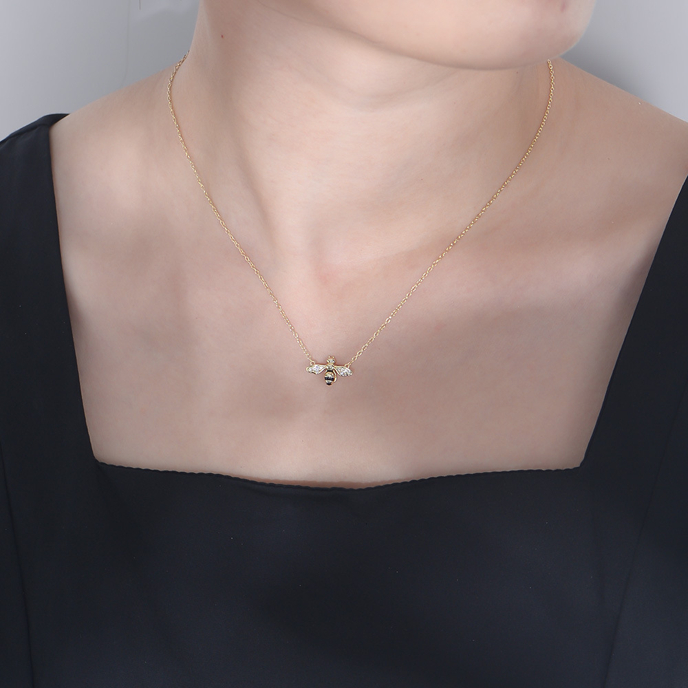 S Pure Sier Handmade Painted Oil Drop Inlaid Dia Little Bee Necklace for Women High-end Jewelry Collarbone Chain