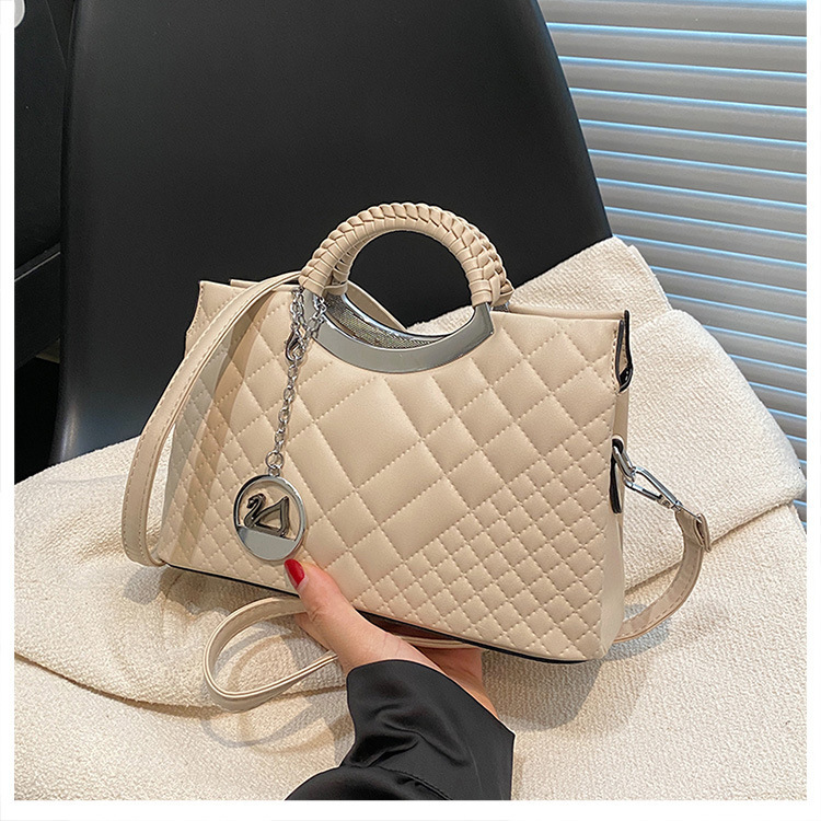 Luxury Brand Designer Bag Multi-Layer Bag New Woven Crease Small Style Fashion Bag Trendy Versatile Simple Elegant Party Handbag Shoulder Bag