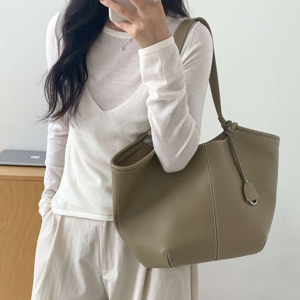 2025 New Summer Korean Version Bags Designer Women Underarm Tote Large Capacity Commuting High-end Soft Leather Single Shoulder Bag