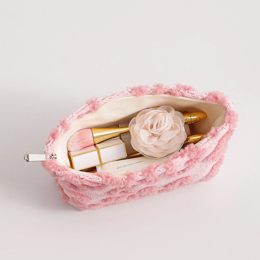 Plush Cute Pink Love Makeup Bag Portable Skincare Product Lipstick Storage Bag Hand-held Inner Bag Korean Brush Pencil Cases 250812