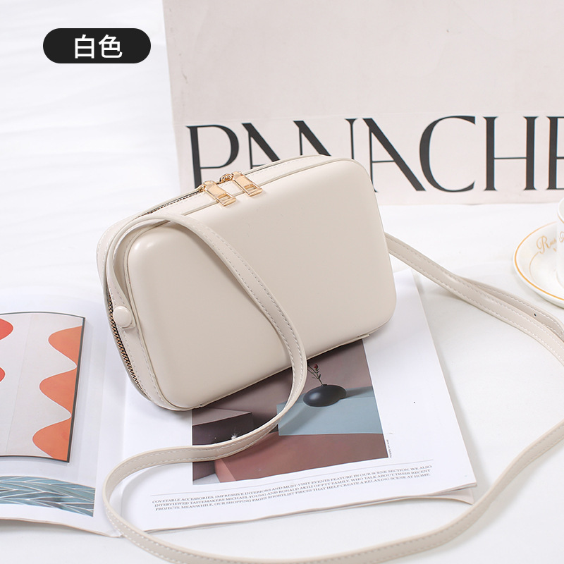 Design Textured for Women, Fashionable Versatile Simple Shoulder Crossbody Bag, Ins Style High-end Shell Small Square Bag