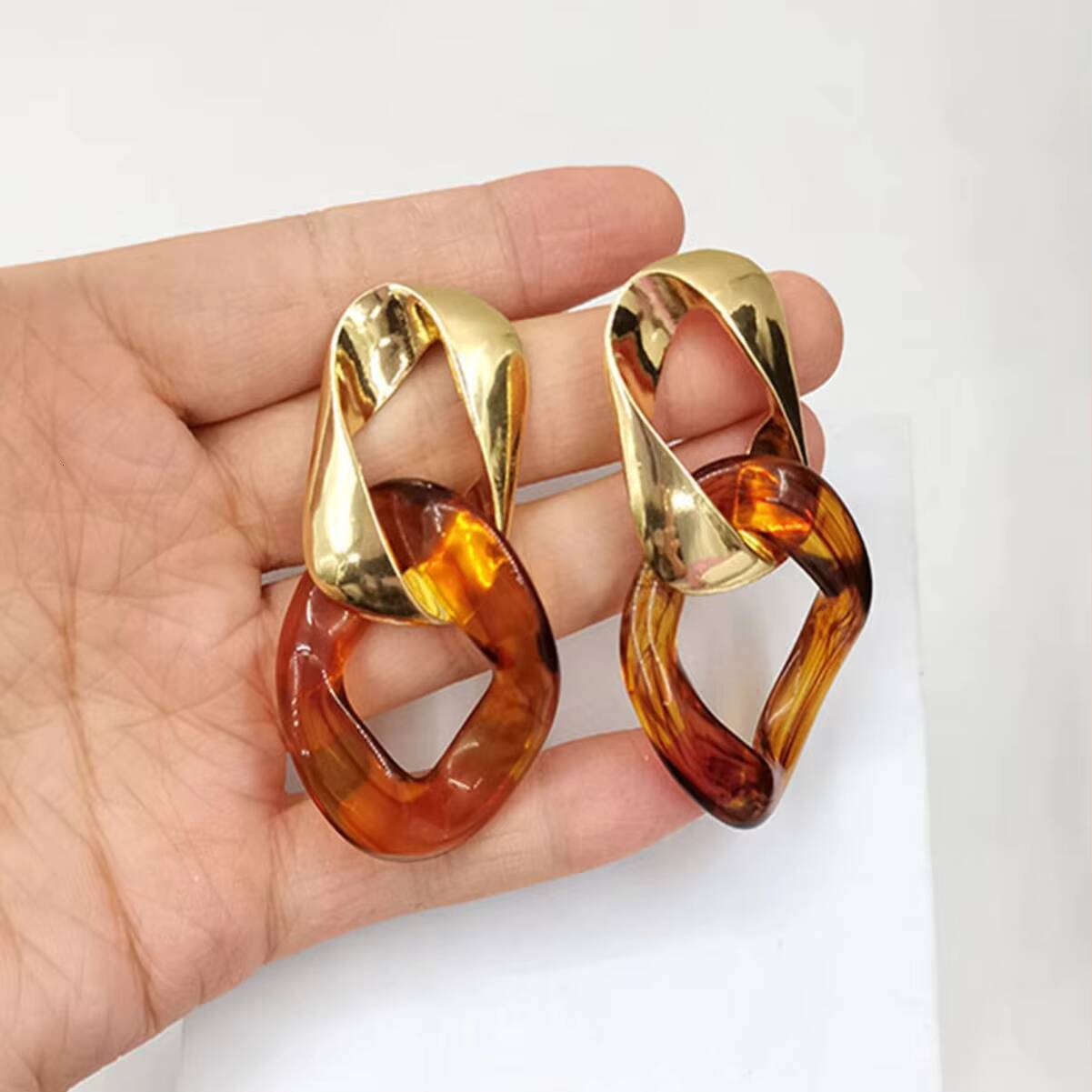 Pair of Resin Metal Earrings Fashion New Women's Accessories Cross-border