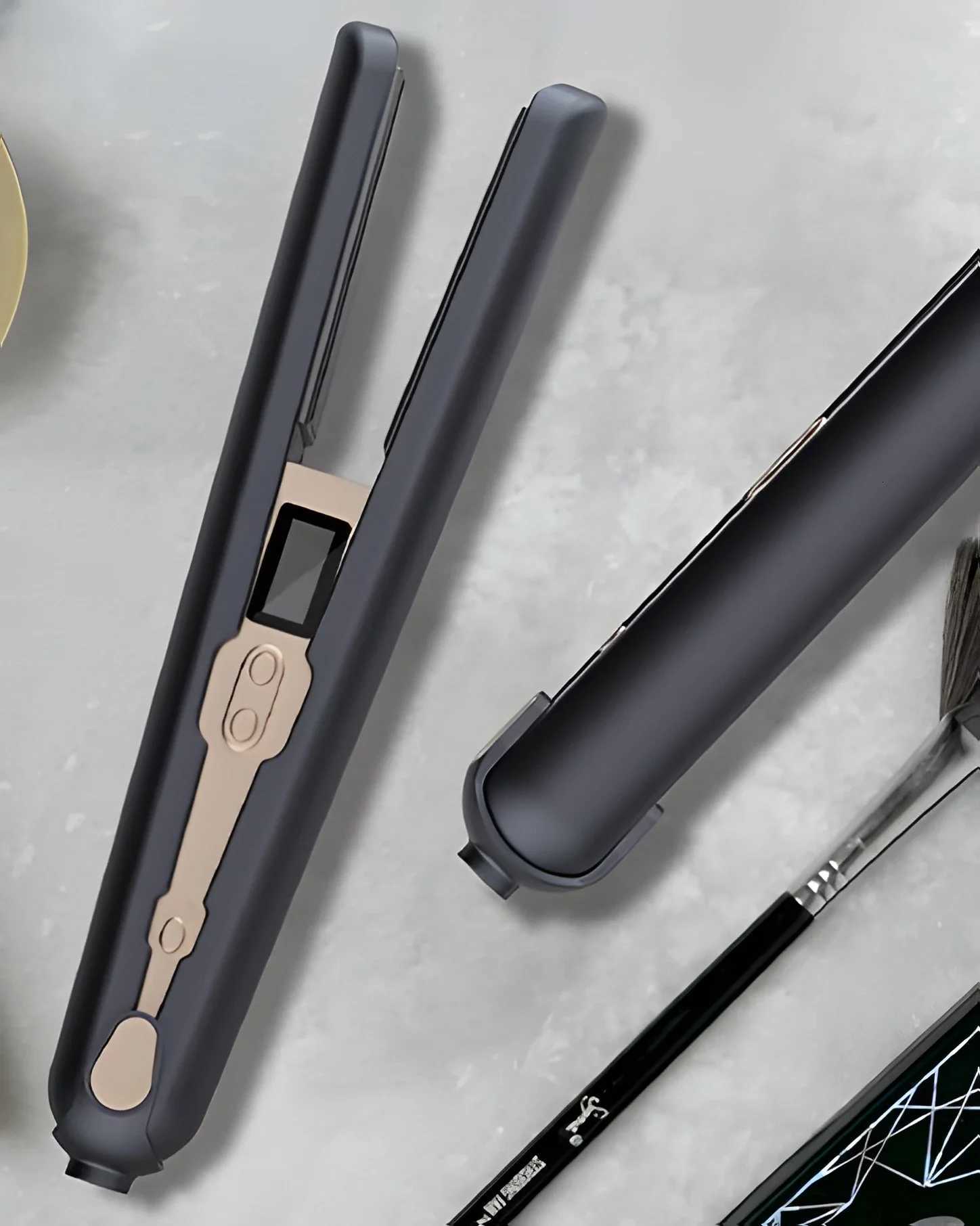 Wireless Portable Type-C Hair Straightener and Curler for Instant Styling Perfect Travel and Dorm Use Gift W250814