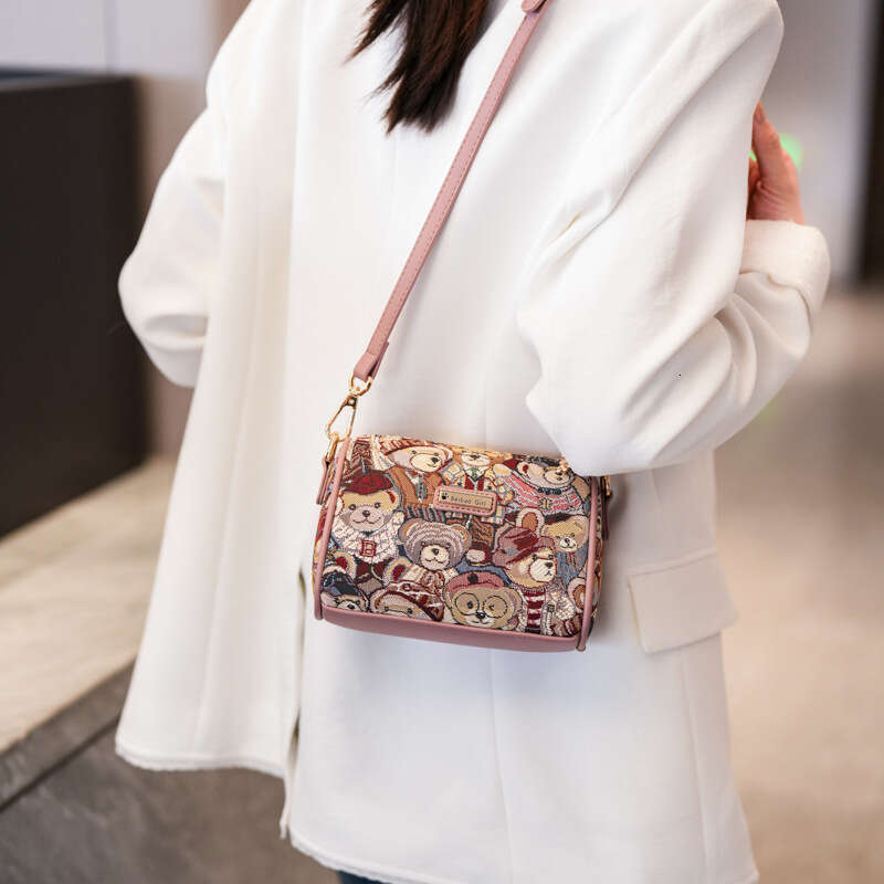 New Product Beibao High-End Canvas Embroidered Bear Single Shoulder Crossbody Small Bag