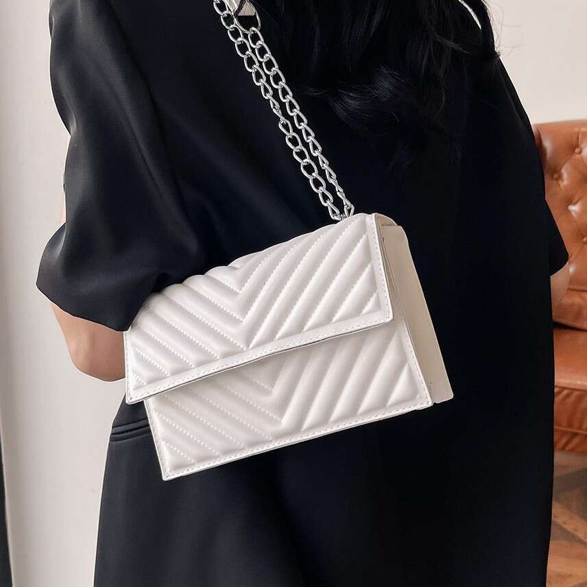 Women's Bags Embossed Quilted Fashion Simple Trendy Chain 2025 New Stylish Single Shoulder Crossbody Bag
