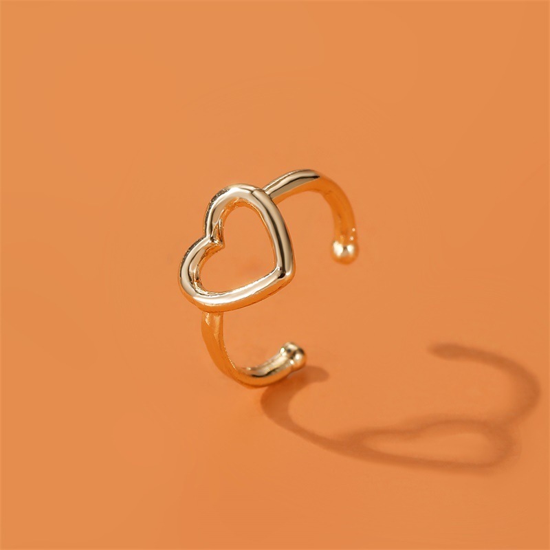 Minimalist For Women Elegant Hollow Heart Clips Non-Pierced Earrings Sweet Heart-Shaped Cuffs Ear Jewelry