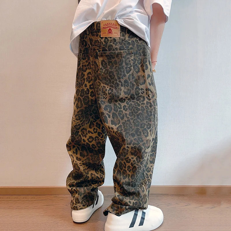 Men Loose Wide Leg Leopard Graphic Jeans Male Classic American Vintage Denim Pants Youth Daily Streetwear Denim Trousers 250813