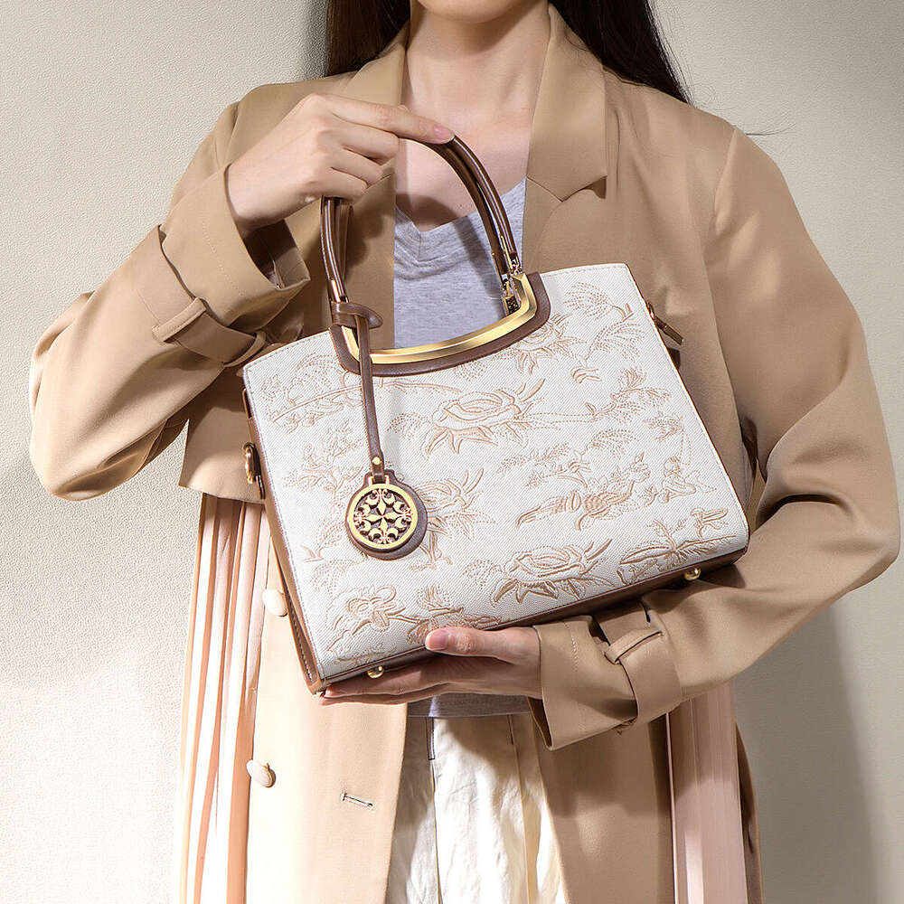 2025 New Fashion Commuter Printed Handbag For Women, Niche High-End Feel, Large Capacity Single Shoulder Crossbody Tote Bag