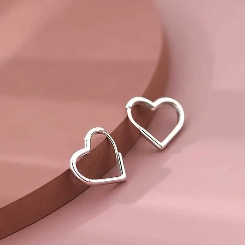 2024 Korea Trend Classic Silver Color Hollow Out Heart Hoop Earrings for Women Cute Sweet Drop Dangle Earrings Jewelry Gift XJ250814