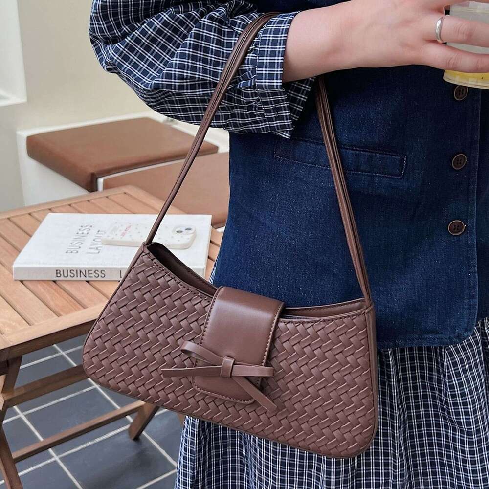 2025 Design Underarm For Women, Cute And Versatile Fashionable Commuter Texture Single Shoulder Bag