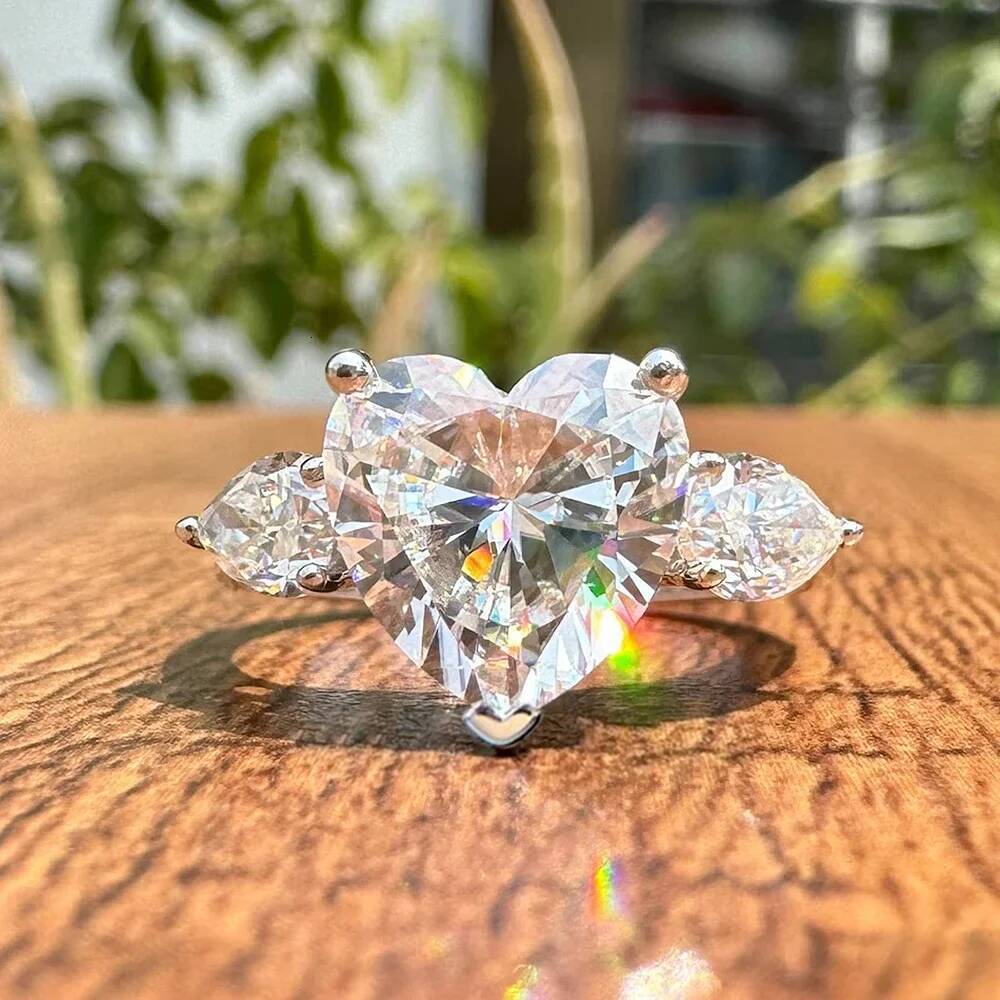1/2/3/4CT Heart Cut Full Moissanite Engagement Rings with Pear Cut Side Diamond Wedding Ring S925 Silver Fine Jewelry for Women