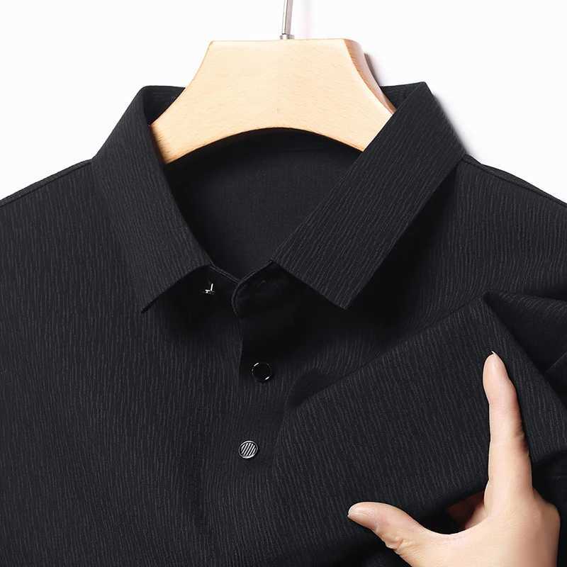 Light Luxury Seamless Short Sleeved T-shirt for Men in Summer 2025 Thin Ice Silk Cool Half Sleeved Top Casual Polo Shirt for Men XJ250804