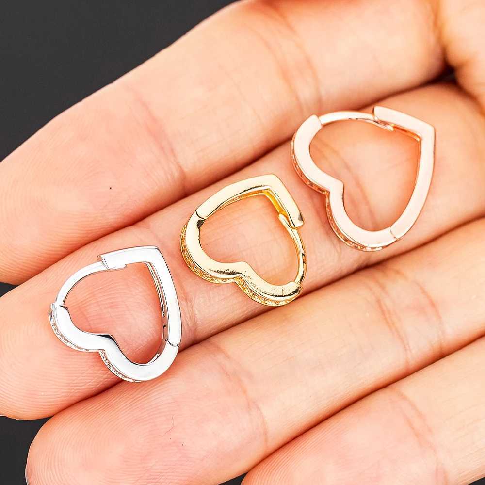 Fashion New Luxury Silver Color Hoop Earrings for Women Charm Simple Heart Zircon Earrings Wedding Jewelry Gift Accessories XJ250814