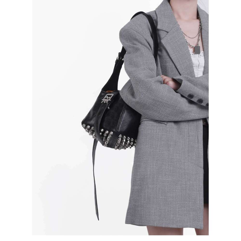 City Bag COY LUCKY Original Niche Design Motorcycle Rivet Underarm Bucket Versatile Tote Bag