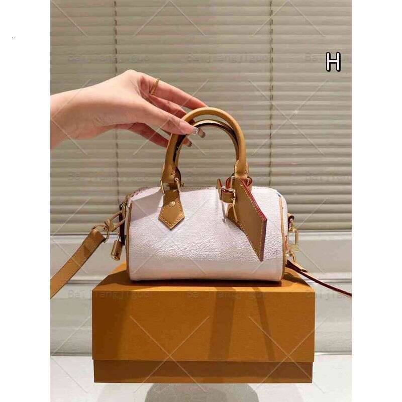 Designer Bags Suede Leather Clutch Brown Medium Small Zipper Women Party Waterproof Synonyms