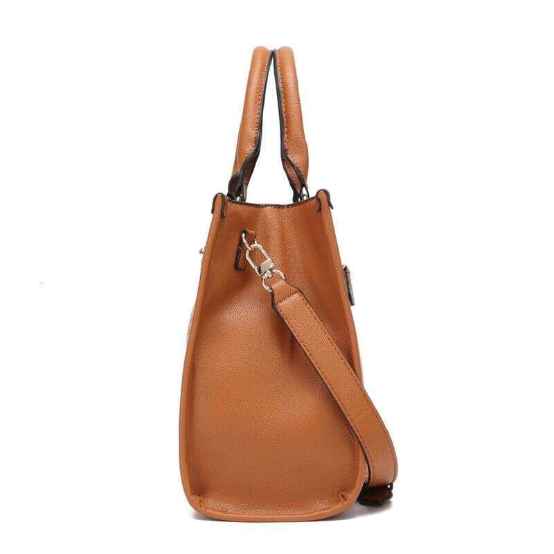 Men's Autumn/Winter New Single Shoulder Bag For Men, Europe And America Large Capacity Leisure Business Office Retro Versatile Light