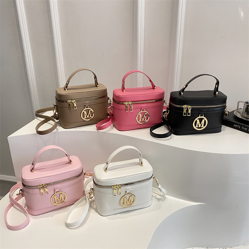 Luxury Brand Designer Bag Vintage Trendy Stylish Letter Handheld Bucket Bag 2025 New Fashion Casual Shoulder Niche Design Crossbody Bag