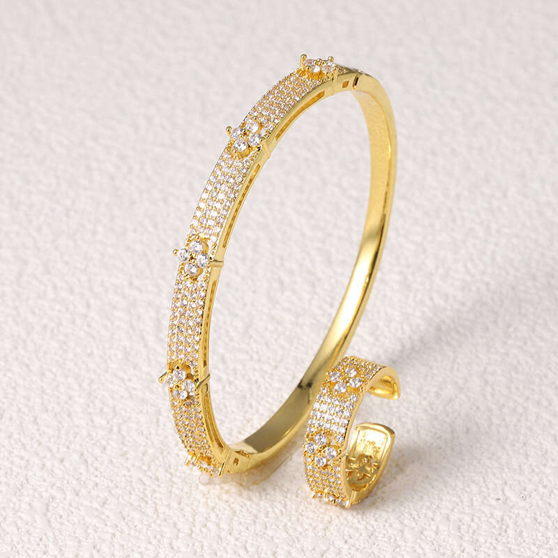 Luxury jewelry designer bracelet women four leaf clover copper inlaid zircon flower bracelet simple high-end commuting full diamond bracelet Adjustabl