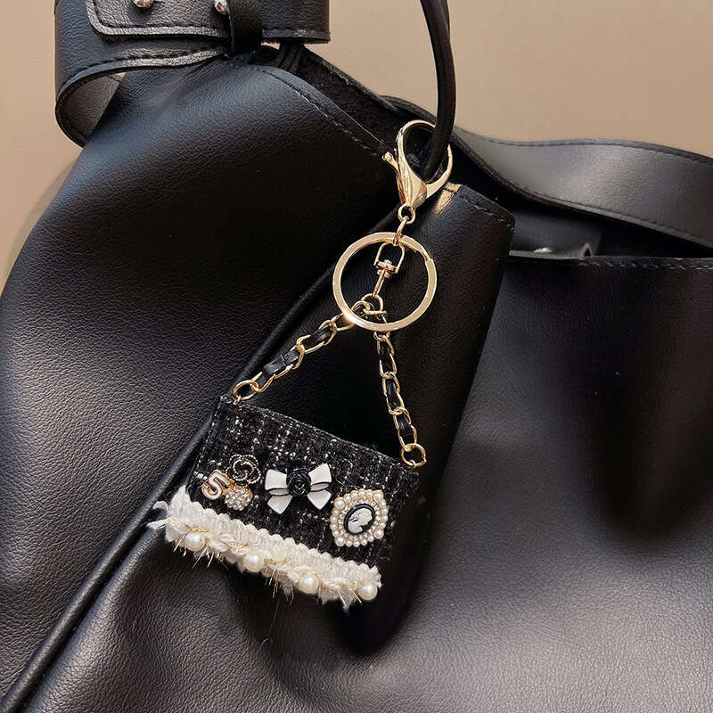 Creative Small Fragrance Camellia Model New Fashion Pearl Keychain Bag Decoration Pendant for Women