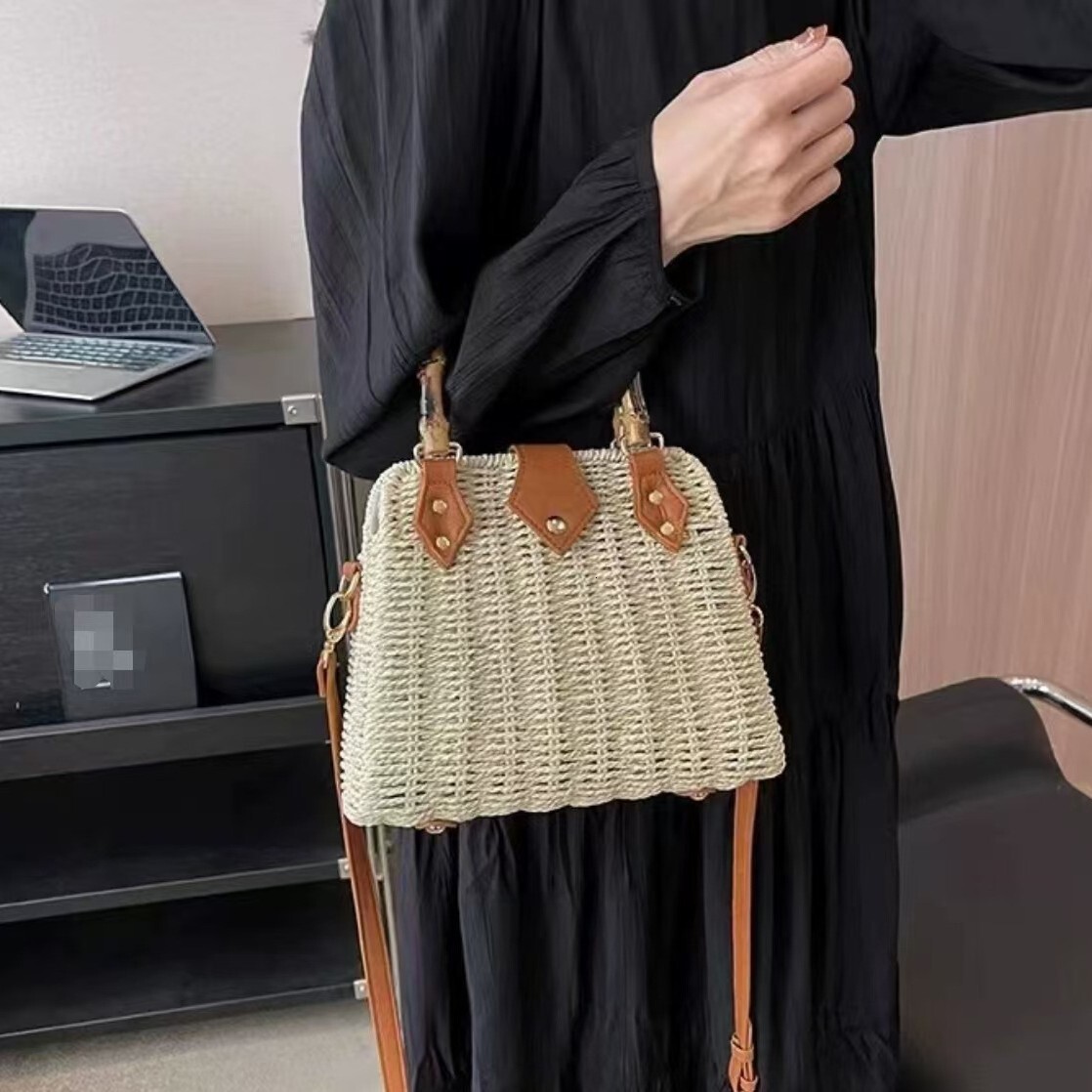 Luxury Brand Designer Bag Korean Style Crossbody Bamboo Handle Folded Straw Bag New Fashion Handbag Travel Vacation Beach Bag Women's Versatile B