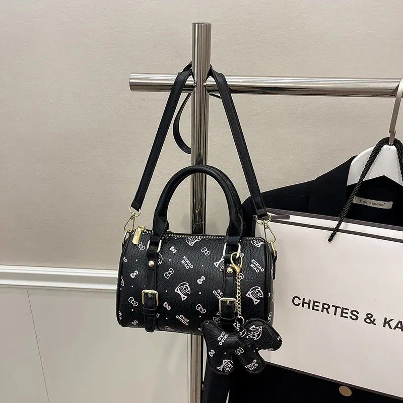 Chic Ladys Compact Fashion Accessory: Premium Full Grain Leather Mini Satchel