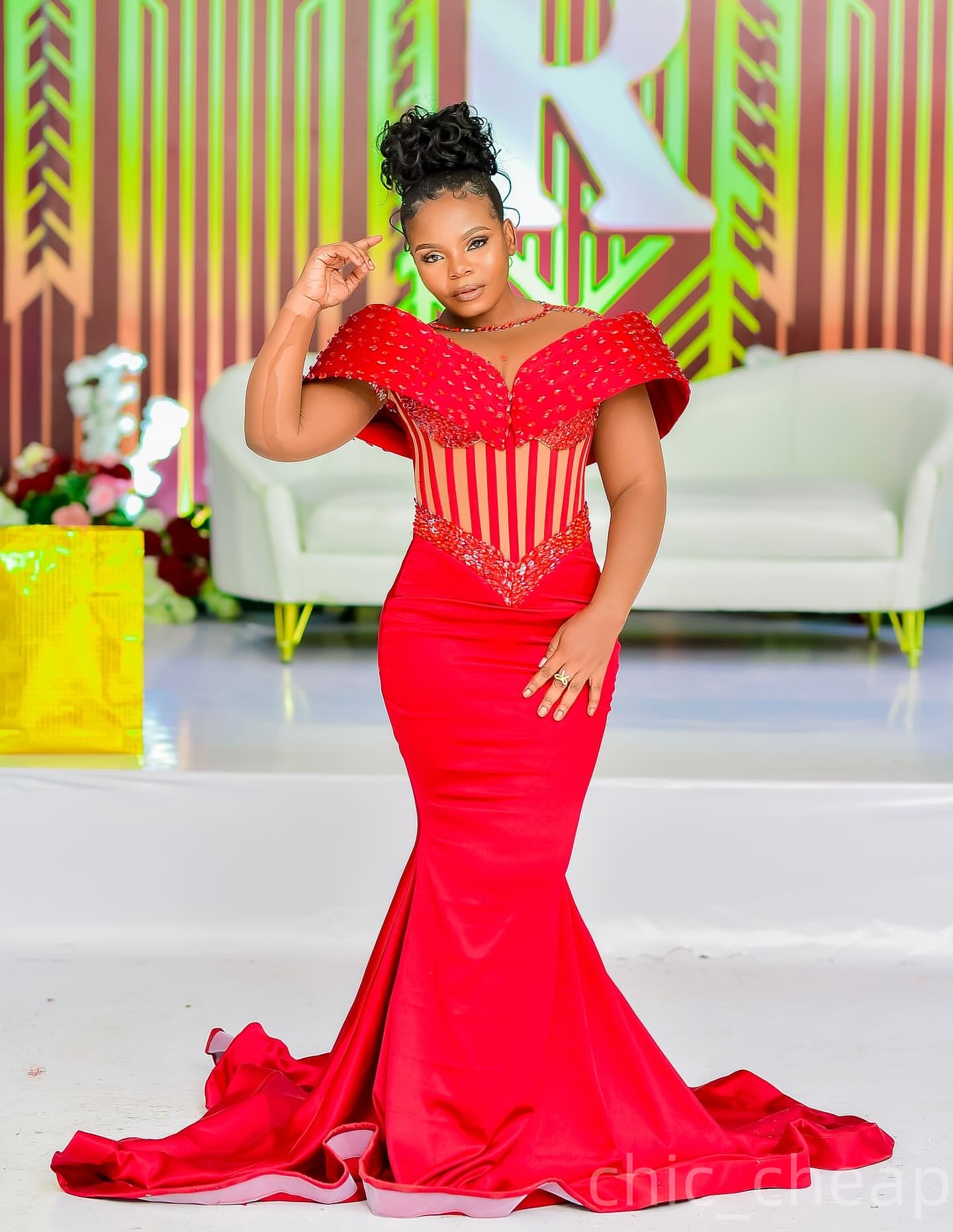 Mermaid Red Prom Dresses 2025 Crystals Beaded Sheer Neck Satin Evening Formal Party Second Birthday Engagement Gowns Plus Size Dress For Special Occas