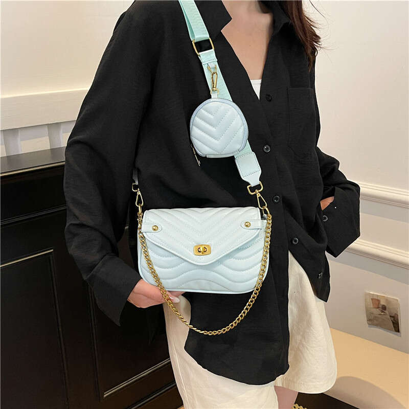 Fashion 2025 New Trendy Women's Mother-Daughter Chain Shoulder Internet Celebrity Textured Quilted Small Square Bag