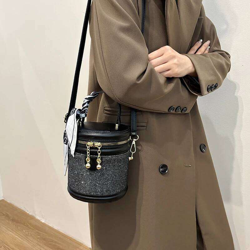Hot Selling Handheld Round Bucket Bag With High-End And Fashionable Design Niche New Crossbody Bag Popular PU Versatile Designer Bags