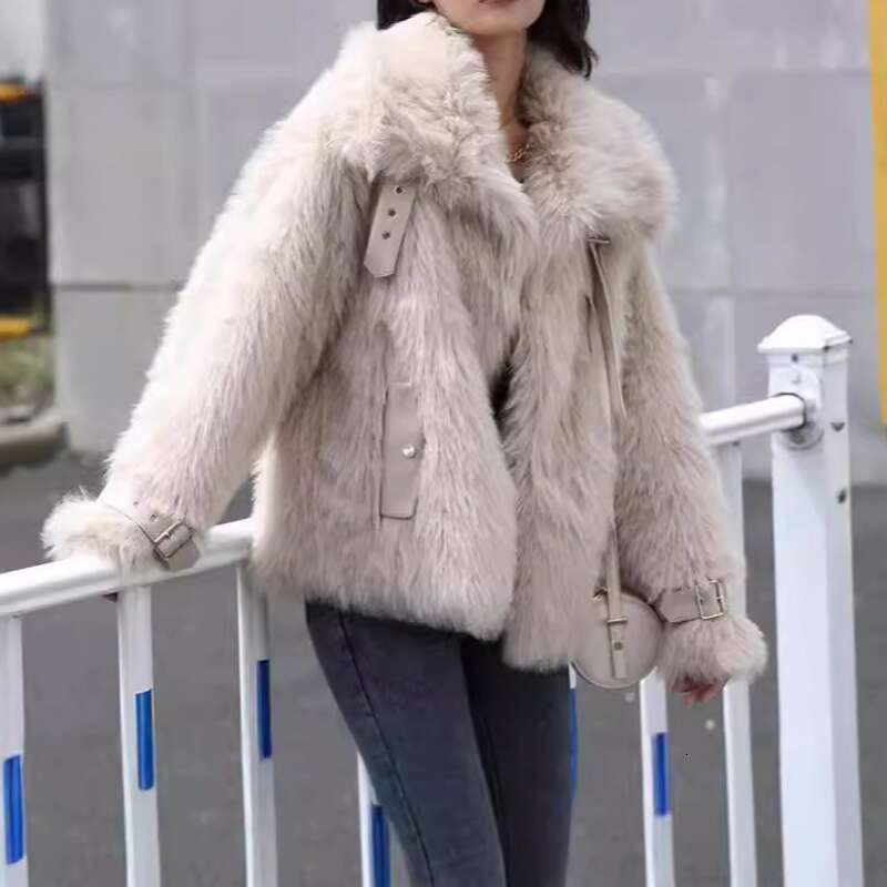 Women's Clothing Haining Autumn And Winter New Fox Fur Lapel Fashion Warm Ladies Coat