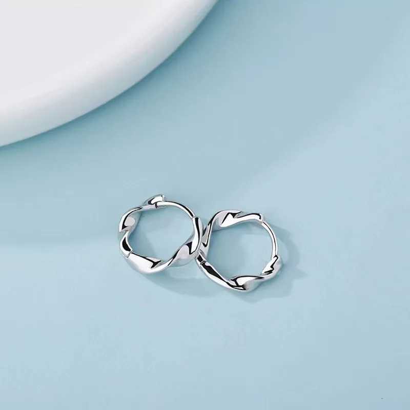 Fashion Silver Color Twist Hoop Earrings for Women Minimalist Geometric Round Circle Earrings Wedding Jewelry Accessories Gifts XJ250814