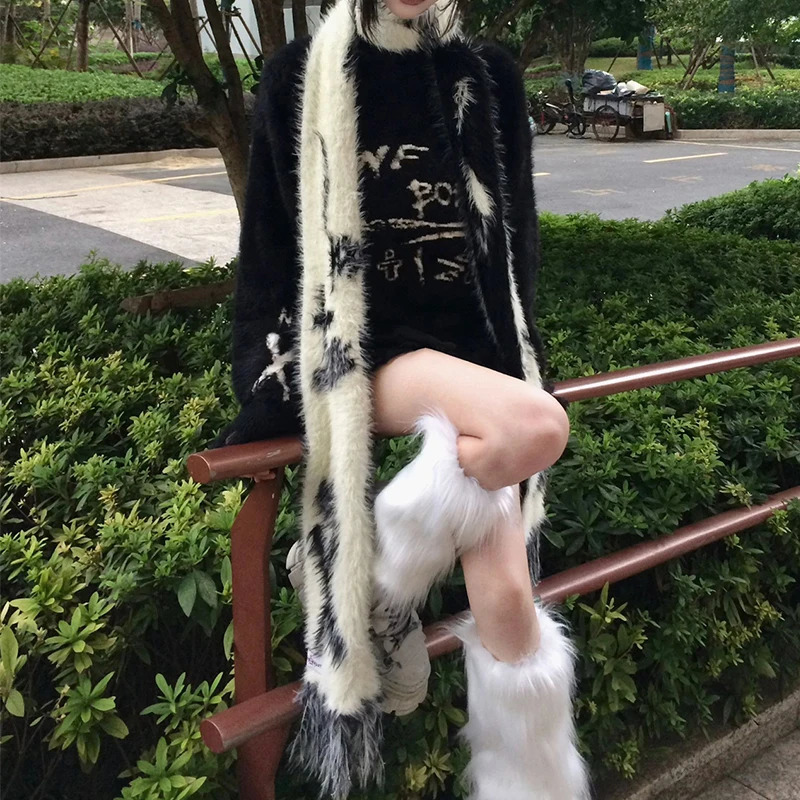 Y2K Women Scarves Japanese Cute Cartoon Black White Autumn Winter Warm Cold Scarf for Girls Outdoors Casual Long Wrap 250813