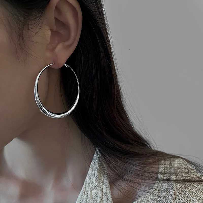 Fashion Exaggerated Big Circle Hoop Earrings for Women Statement Jewelry Smooth Circle Earrings Femme Hoop Earrings XJ250814