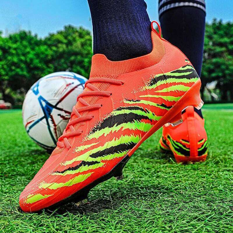 New Men Soccer Shoes Sport Outdoor Adult Football Boots Match Unisex Cleats Ultralight Non-Slip Comfortable Grass High-quality