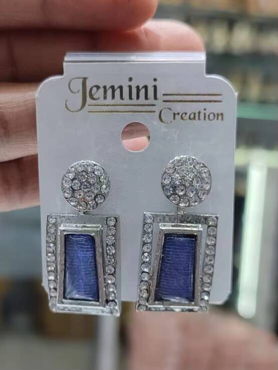 Fashionable Glass and Transparent Crystal Earrings with Rhodium Plated Back Closure, Suitable for Women's Fashion Earring Set