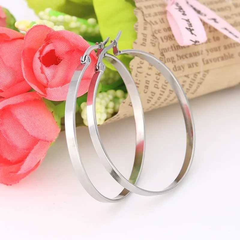 Stainless Steel Hoop Earrings For Women Big Round Circle Hoop Earring Pop Fashion Ear Piercing Jewelry Black/Silver Color XJ250814