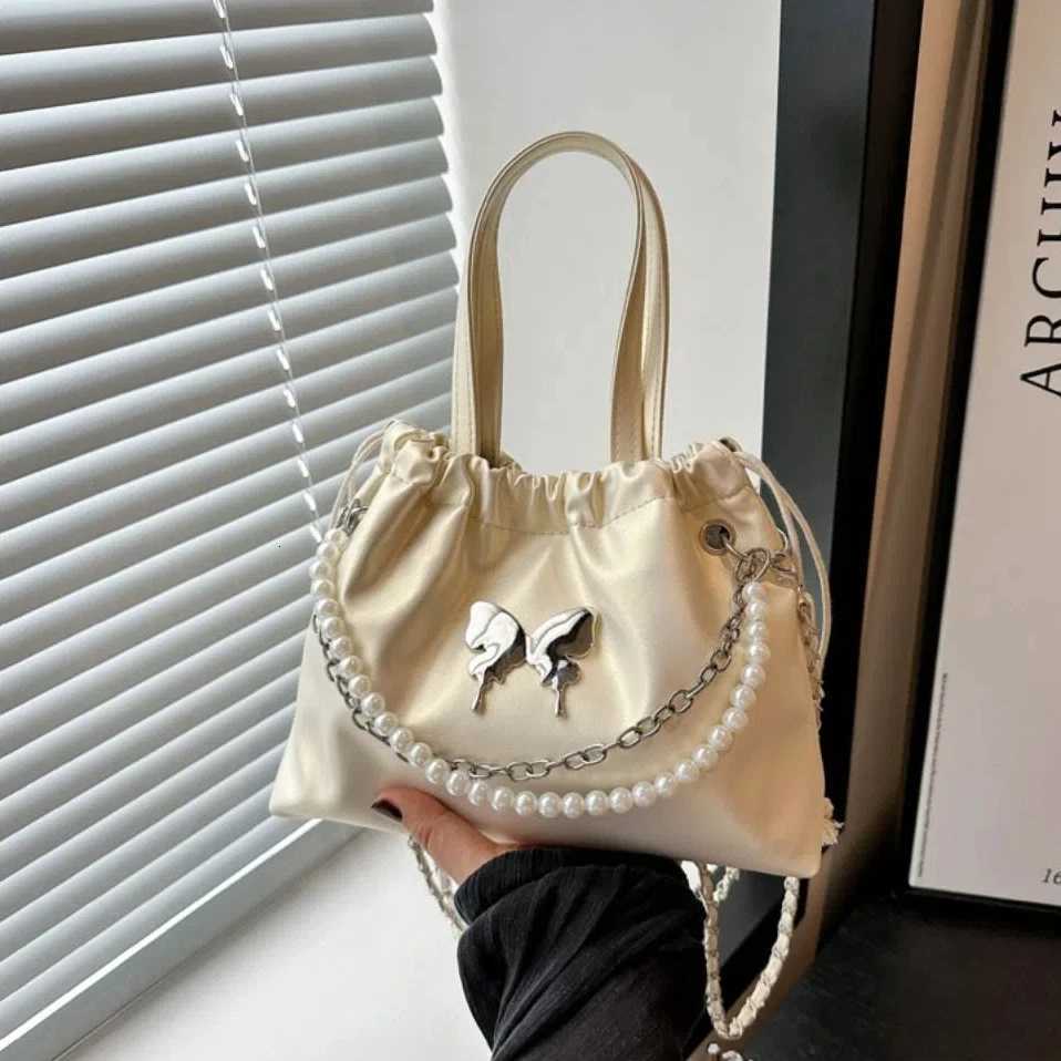 New Large Capacity Womens Backpacks Pearl Chain PU Leather Shoulder Bags Drawstring with Handle Mini Backpacks Women XJ250814