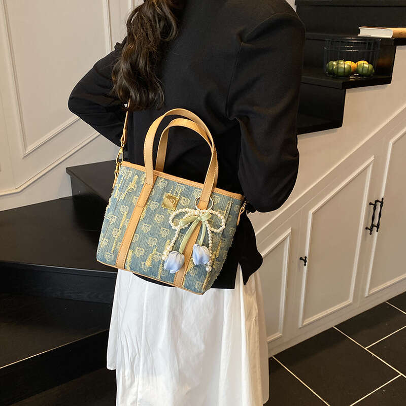 Elegant High-end Handheld Korean Niche Design Bucket 2025 New Fashion Trendy Shoulder Bag