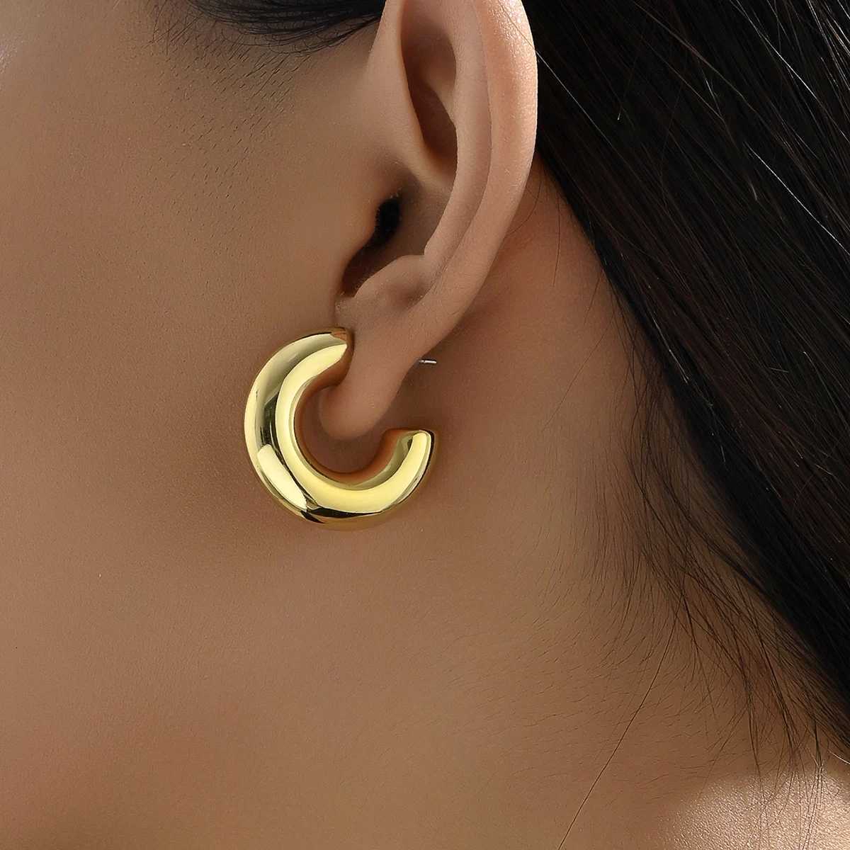 Tren Circle Twists Hoop Earring for Women Simple Temperament Hypoallergenic Gold Color Ear Daily Wear Jewelry Party Gifts XJ250814