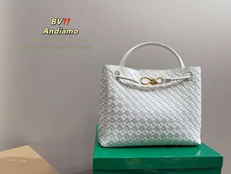 Retro Niche Design Large Capacity Metal Rope Buckle Woven Shoulder Tote Bag
