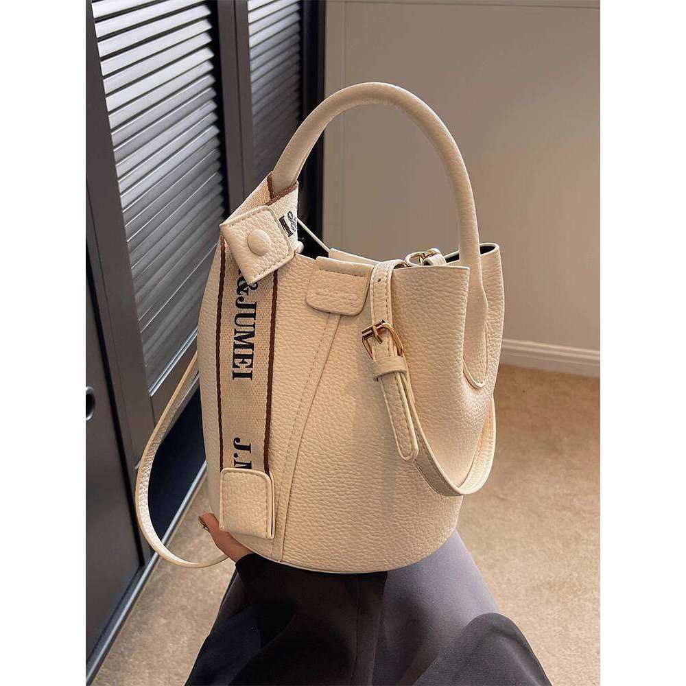 Fashion Large Capacity for Women Simple NEW free shipping Versatile Bucket 2025 Spring Summer Niche High-end Trendy Shoulder Bag