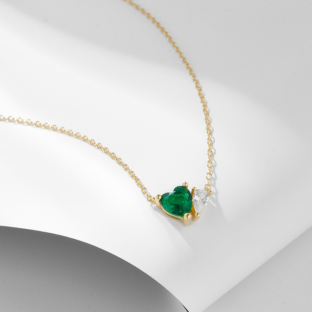 Emerald Heart-Shaped Zircon Sterling Sier Necklace for Women, Korean and Japanese Style, Niche Light , High-End Feel, Simple Versatile Collarbone Chai