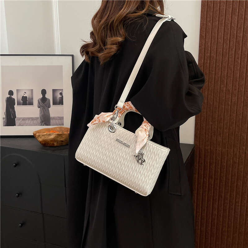 New Small 2025 High-End Silk Scarf Woven Princess Diana Handheld Shoulder Crossbody Trendy Women's Bag