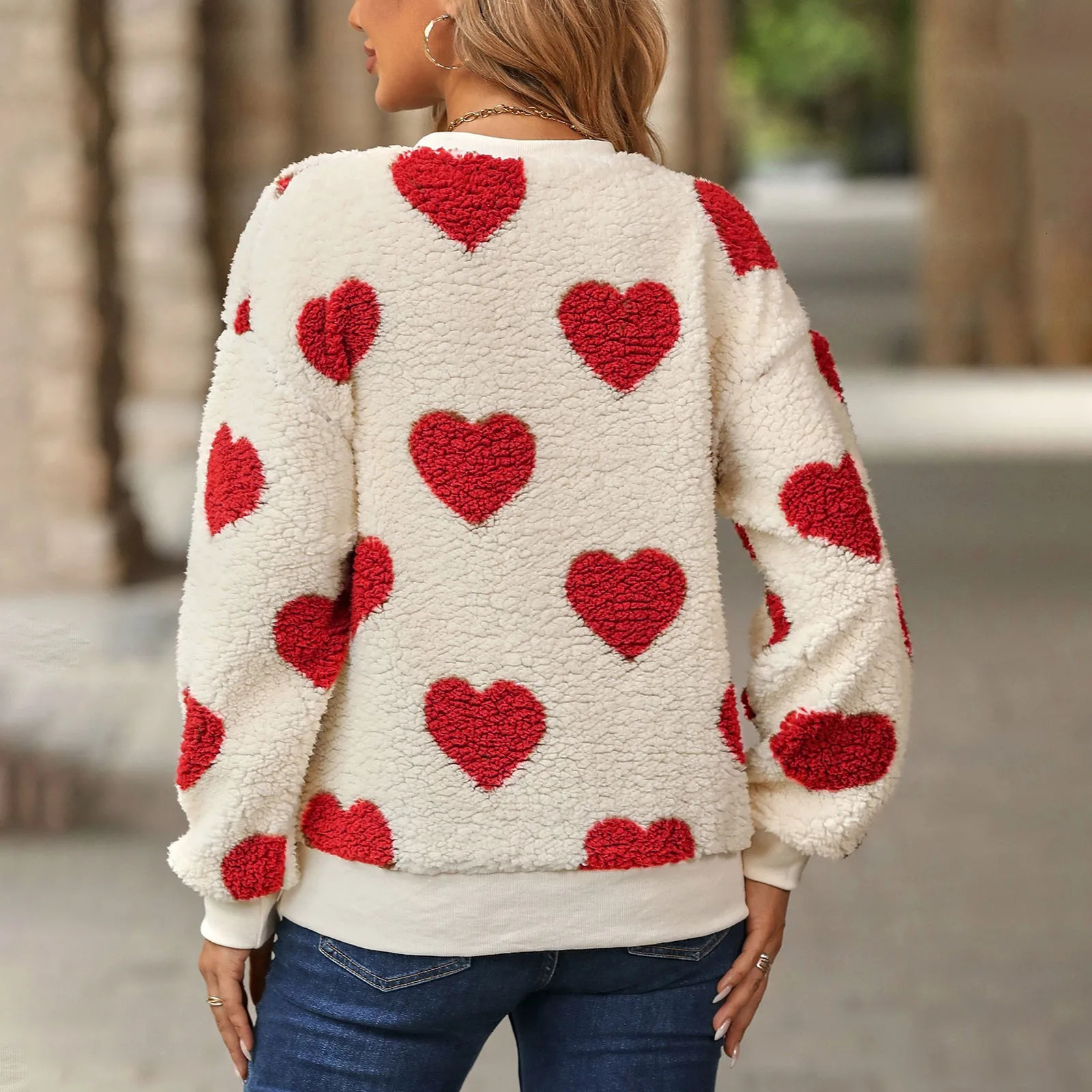 Plush Heartshaped Printed Sweater Women Loose Comfortable Round Neck Pullover Sweaters Casual Fashionable Long Sleeved Tops 250813