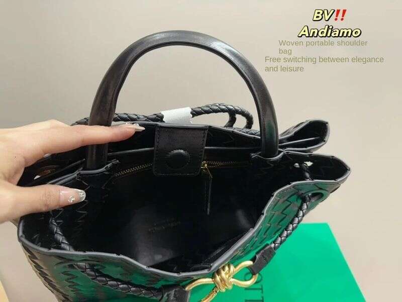 Retro Niche Design Large Capacity Metal Rope Buckle Woven Shoulder Tote Bag