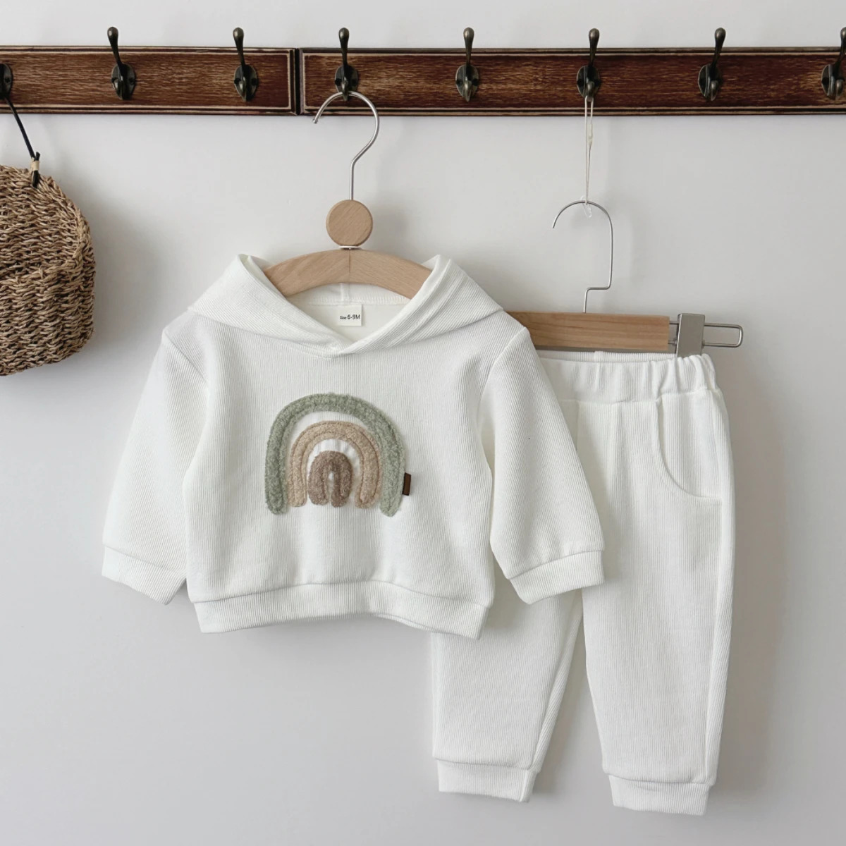Spring Autumn Baby Boys Girls Fashion Tracksuit Set Casual Rainbow Patch Hoodie White Trousers Suit Outfits Tracksuits 2Pcs/set 250813