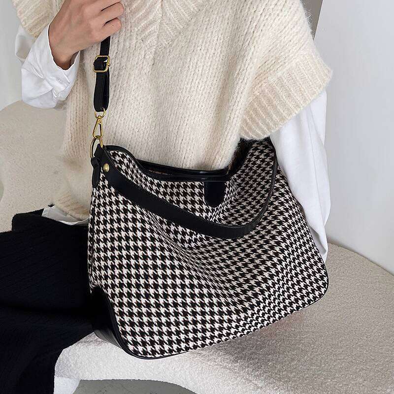 NEW free shipping Spring Summer Women's 2025 New Trendy Fashion Woolen Large Capacity Shoulder Versatile Crossbody Tote Bag